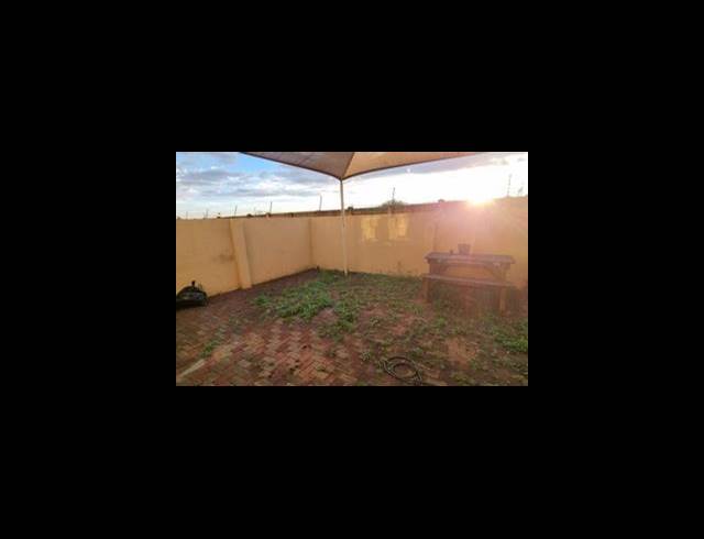 2 BEDROOM TOWNHOUSE FOR SALE IN KOOKRUS